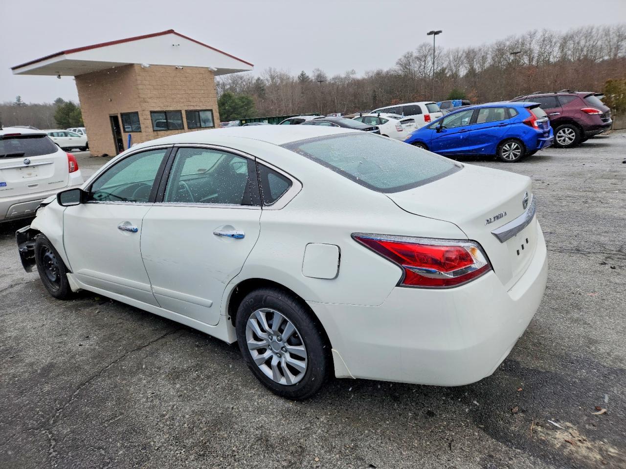2015 Nissan Altima 2.5 S - Фото 2
