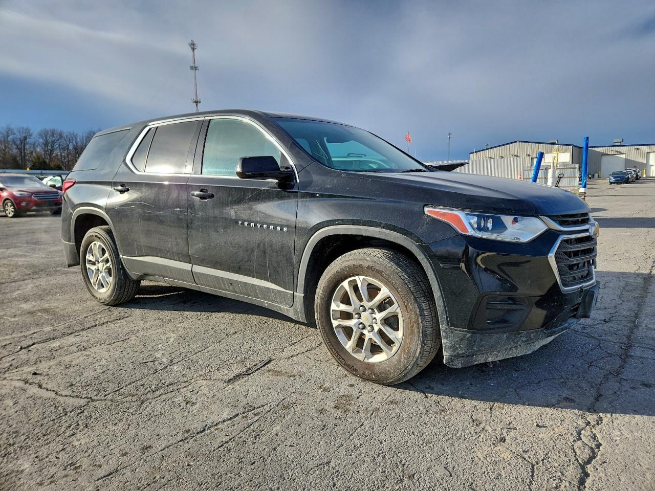 2019 Chevrolet Traverse Ls - Фото 4
