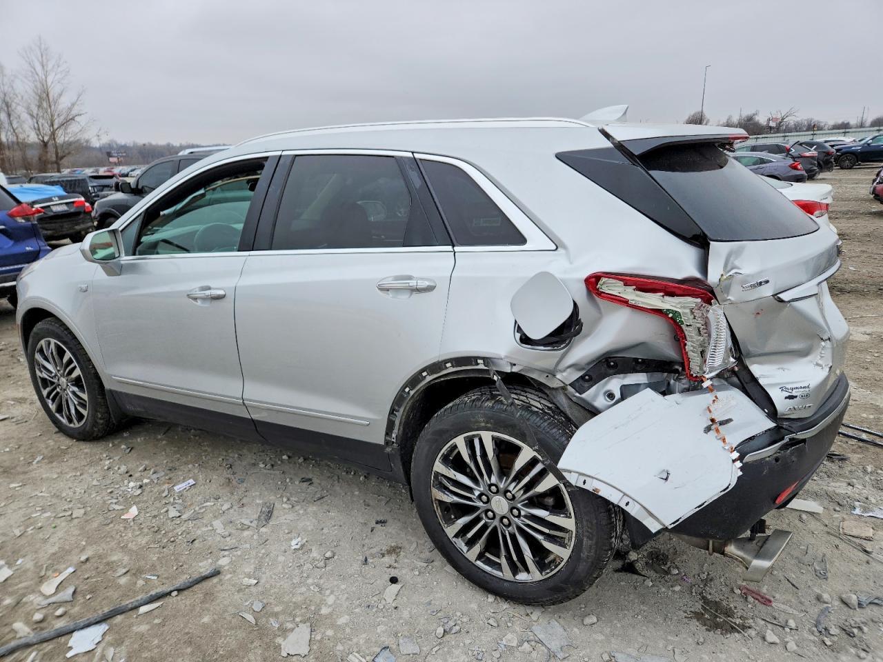 2017 Cadillac Xt5 Premium Luxury - Фото 2
