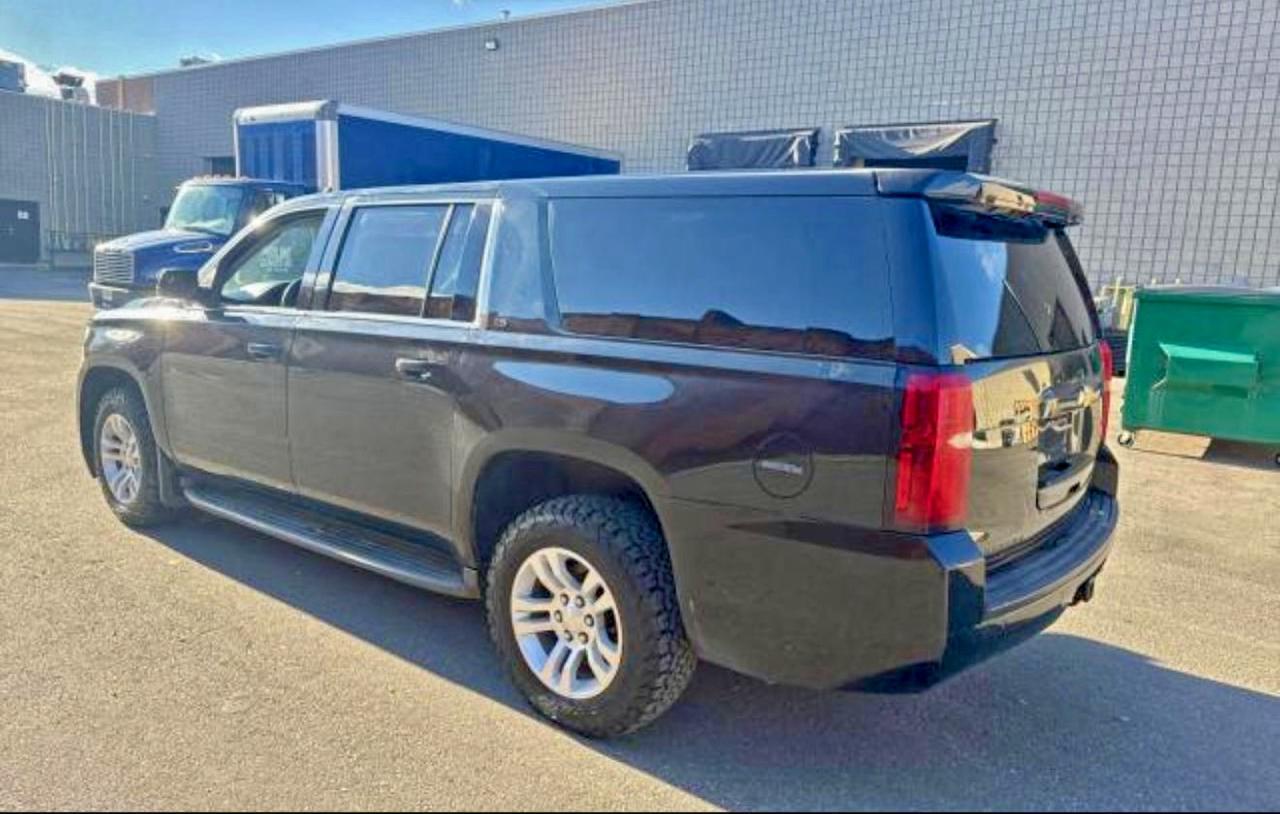 2016 Chevrolet Suburban K1500 - Фото 3