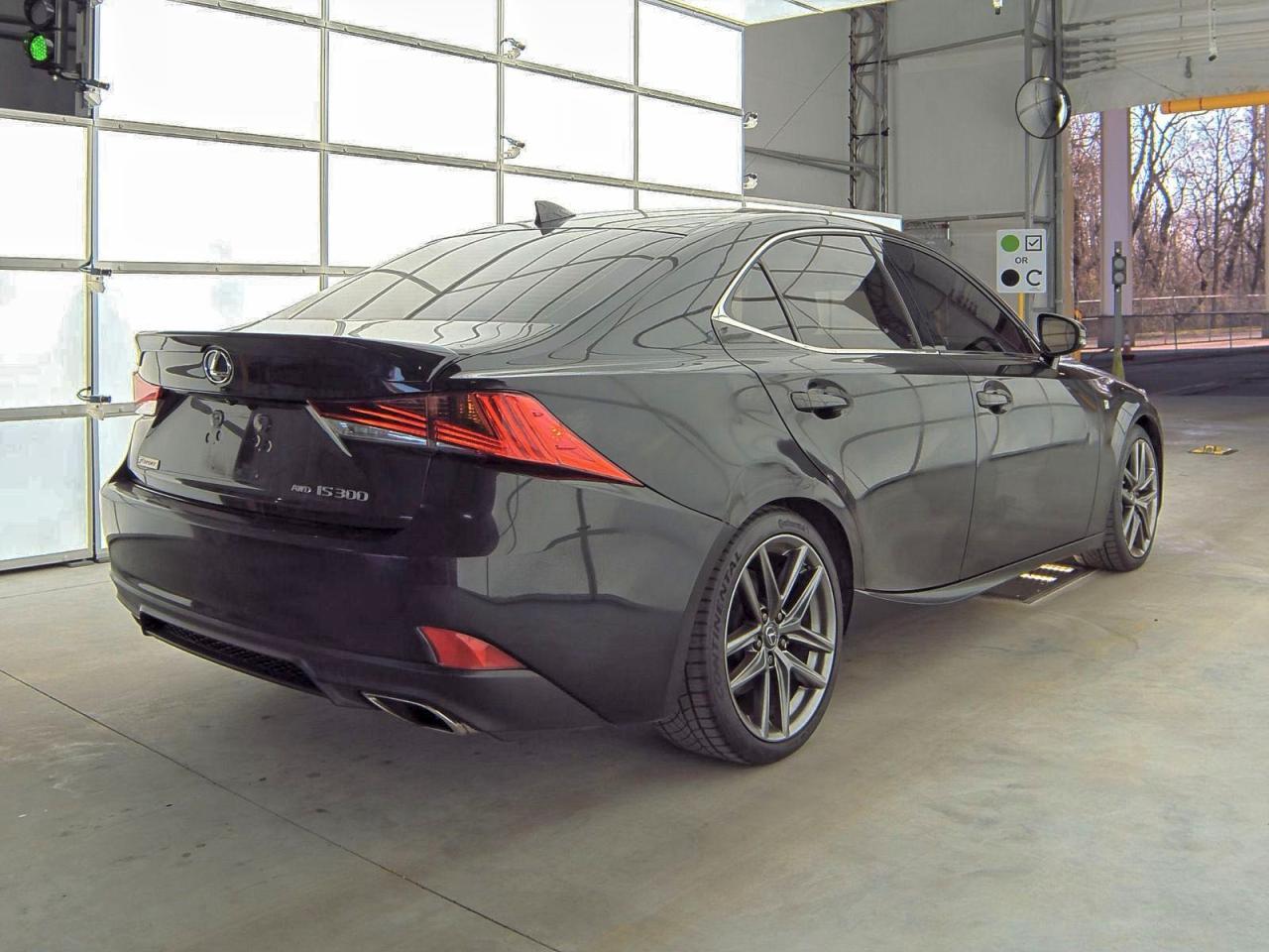 2019 Lexus Is 300 - Фото 4