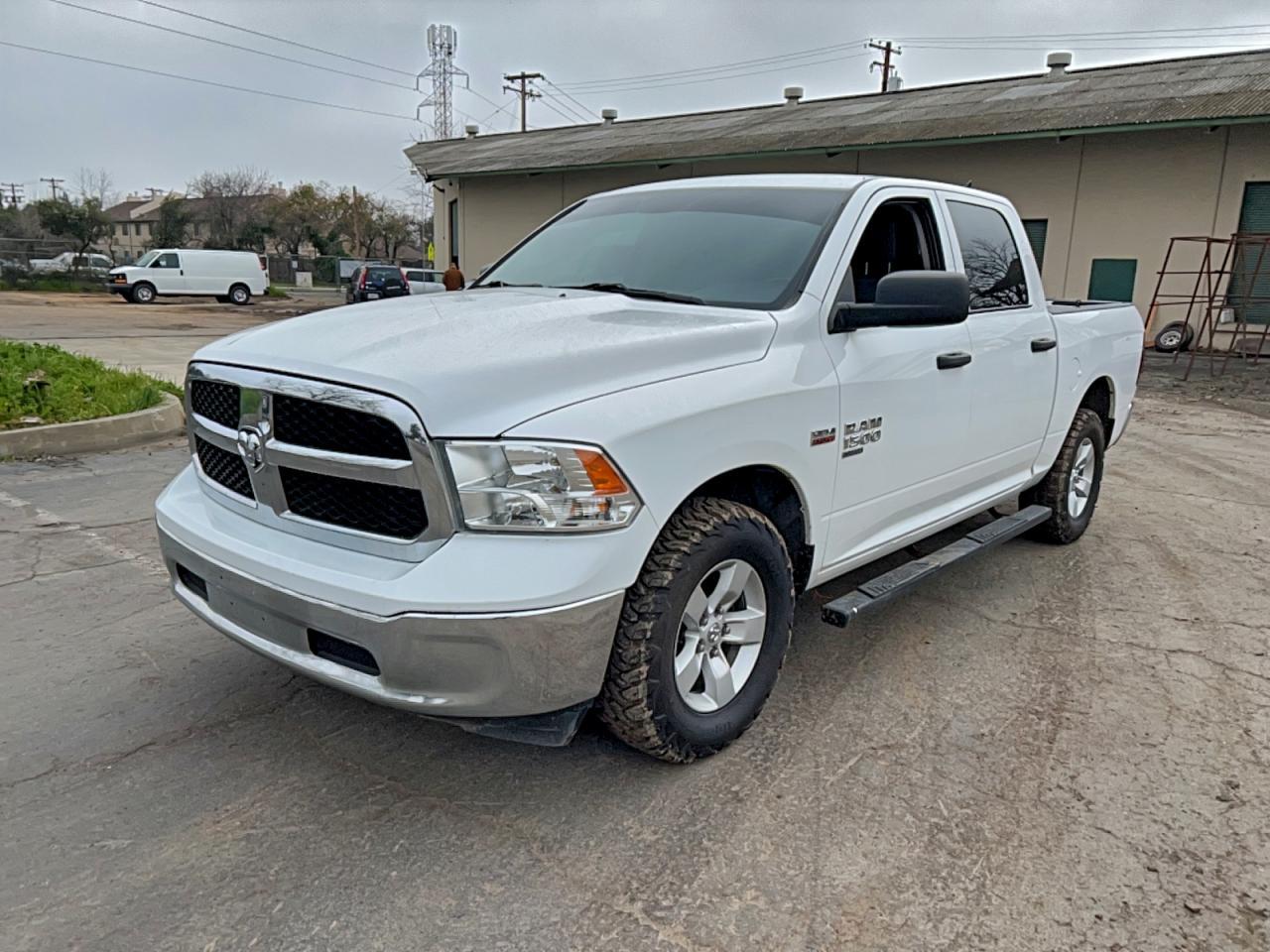 2021 Ram 1500 Classic Tradesman - Фото 2