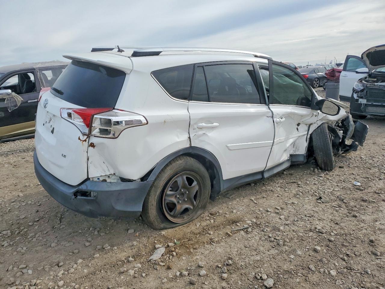 2015 Toyota Rav4 Le - Image 5
