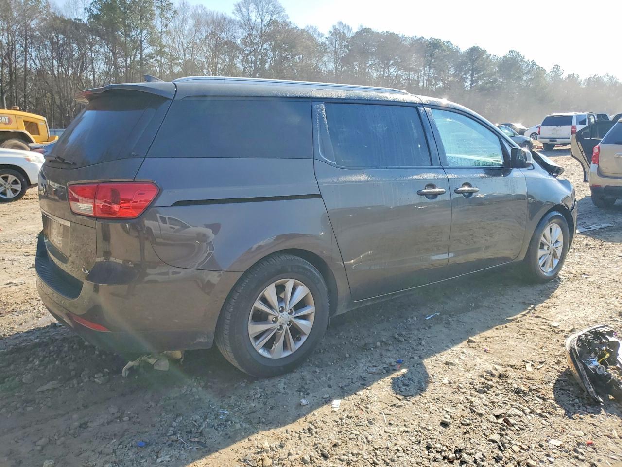 2016 Kia Sedona Lx - Фото 3