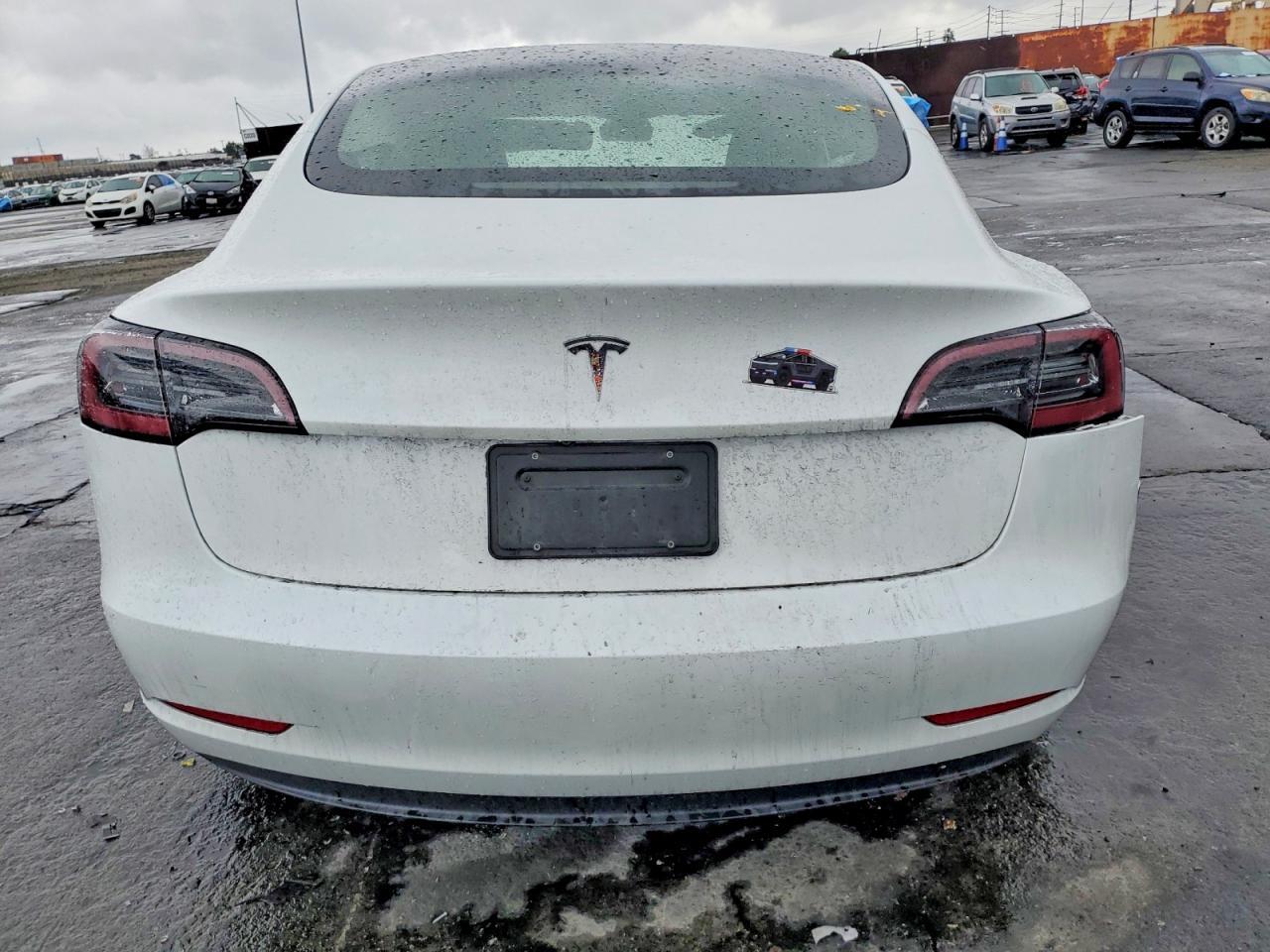 2023 Tesla Model 3 - Image 6