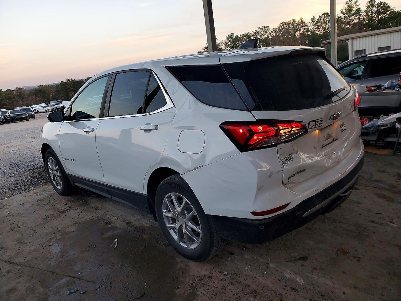 2023 Chevrolet Equinox Lt - Image 2