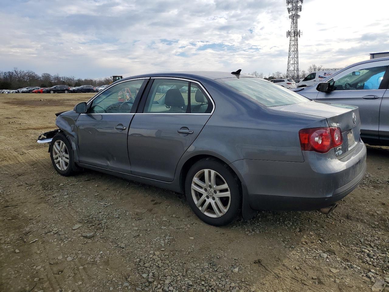 2010 Volkswagen Jetta Se - Image 2