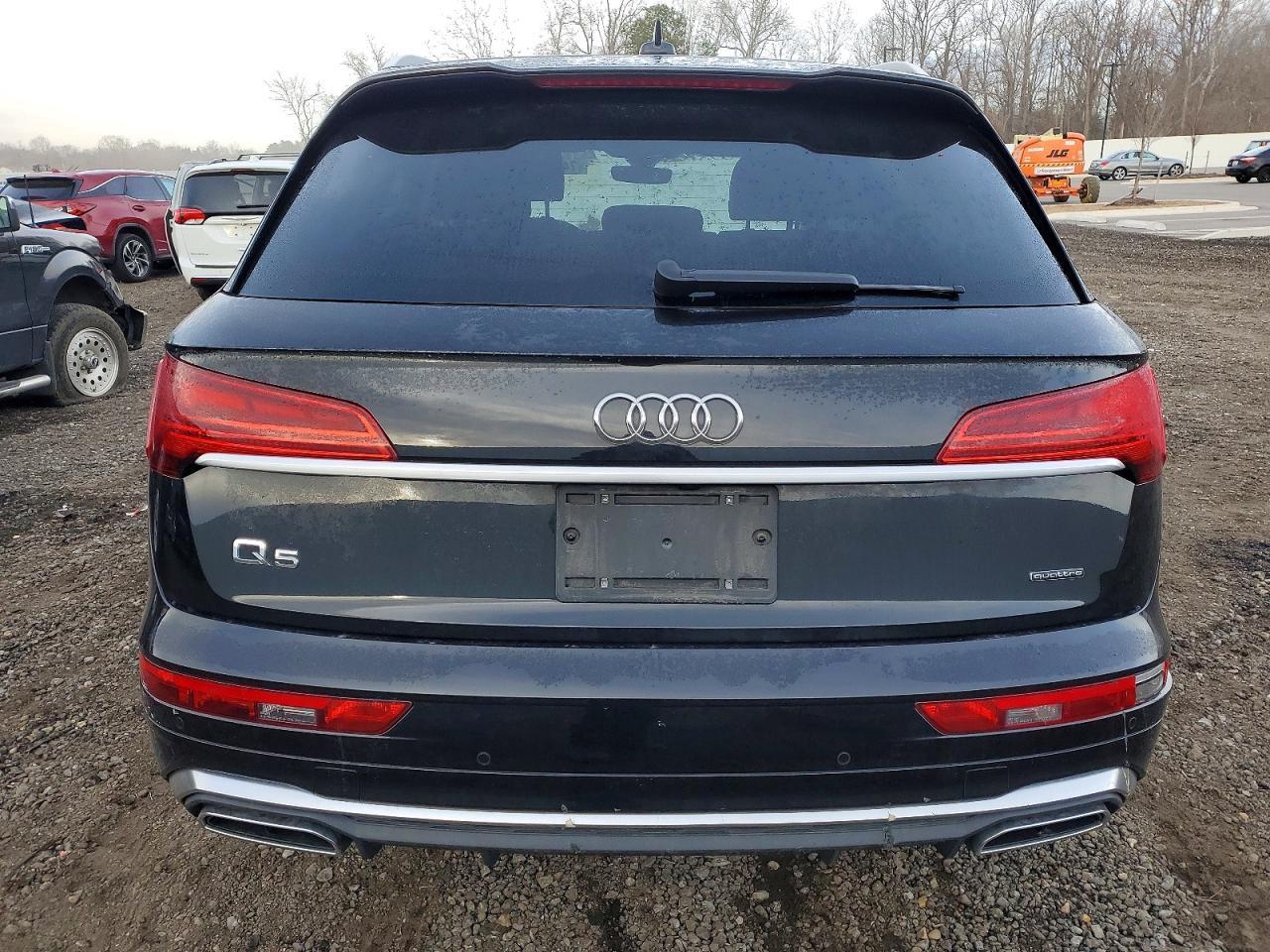 2023 Audi Q5 Premium 45 - Image 6