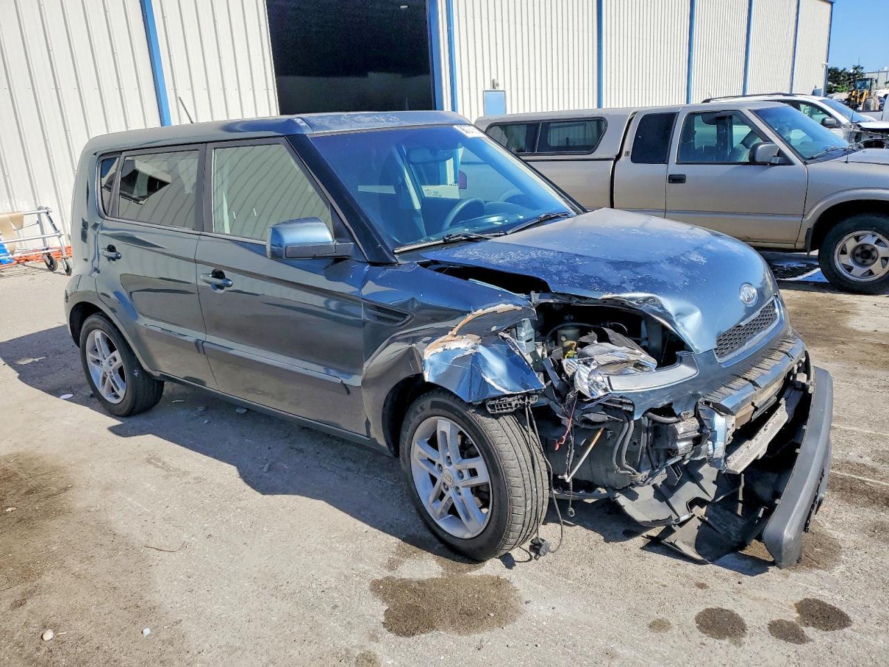 2011 Kia Soul + - Image 4