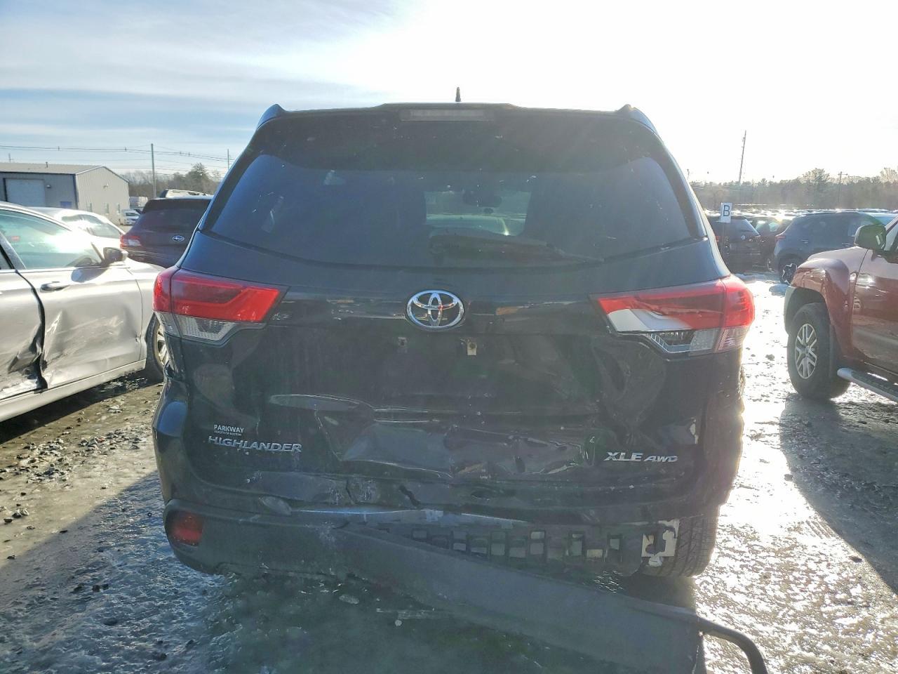 2019 Toyota Highlander Se - Фото 6
