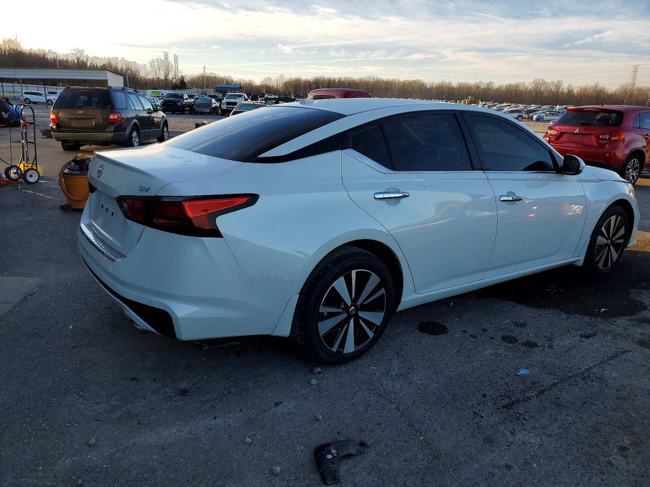 2021 Nissan Altima Sv - Фото 3