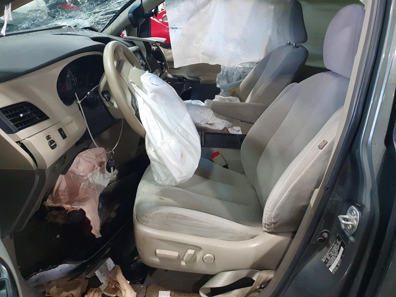 2014 Toyota Sienna Le - Фото 7