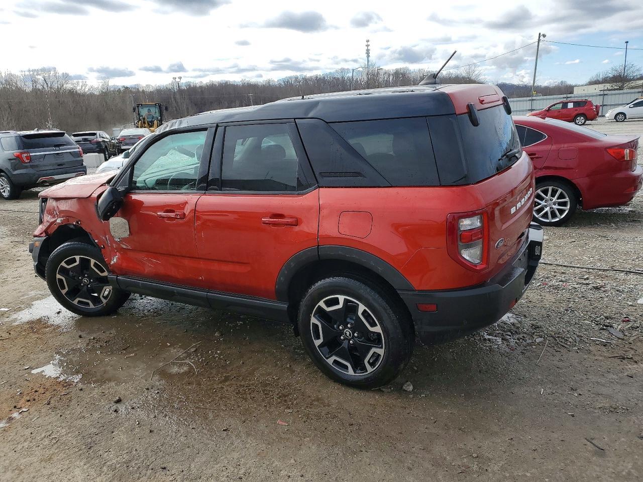 2024 Ford Bronco Sport Outer Banks - Фото 2