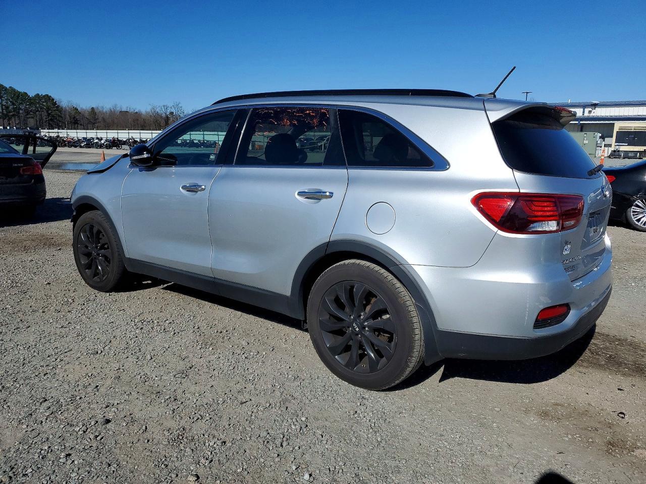 2019 Kia Sorento Lx - Image 2