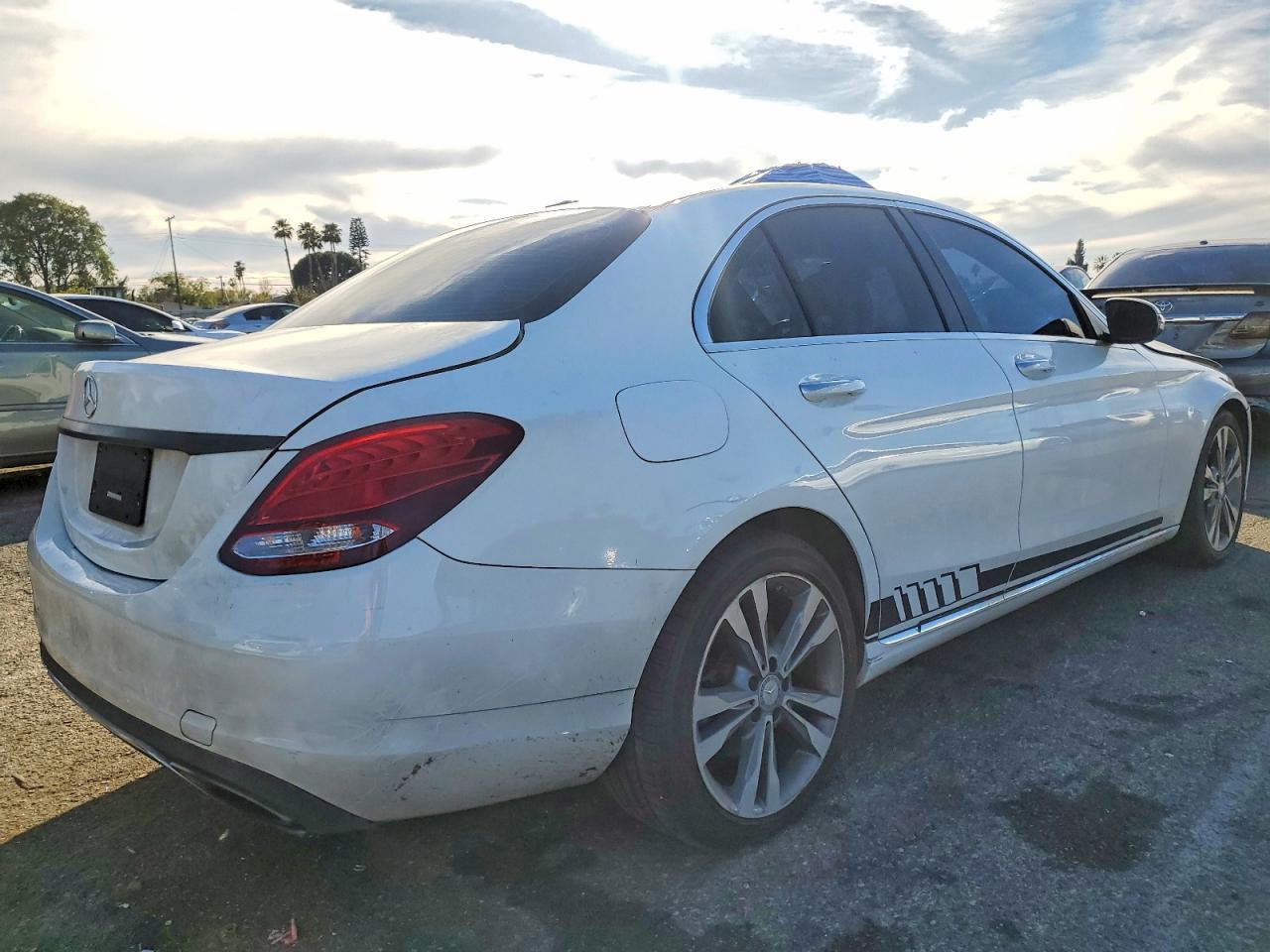 2016 Mercedes-Benz C 300 - Фото 3