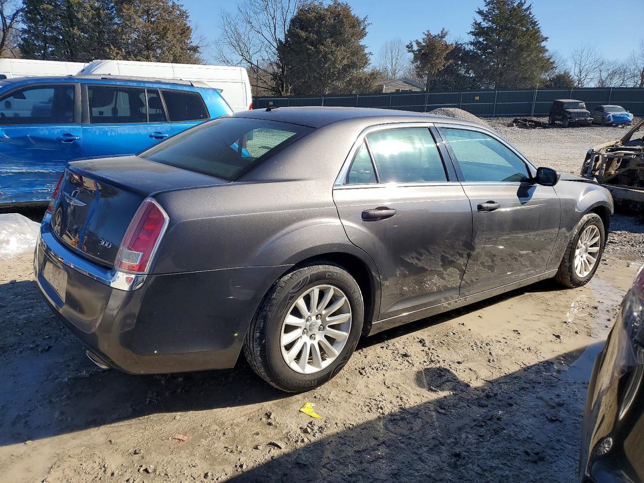2013 Chrysler 300 - Фото 3