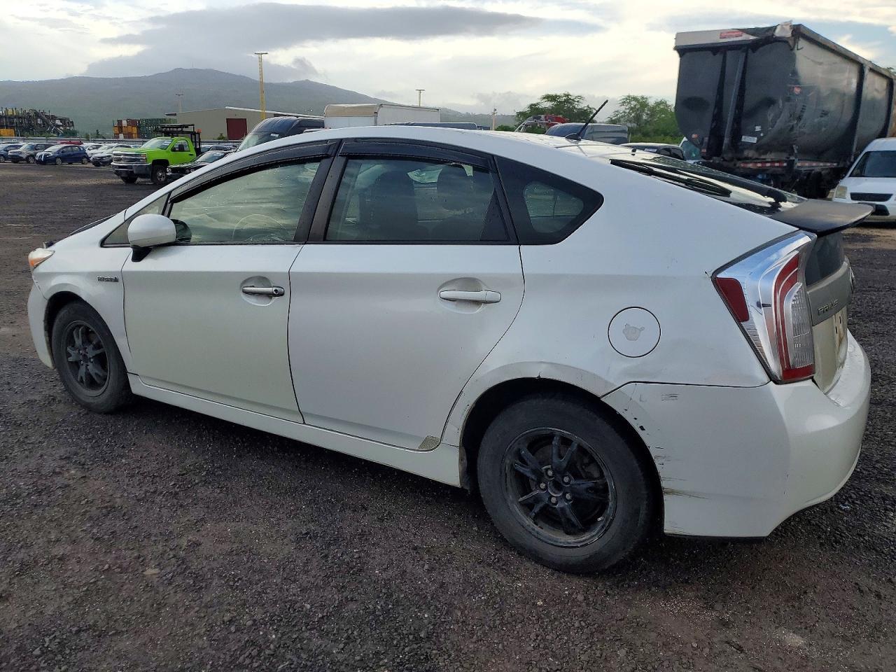 2013 Toyota Prius - Фото 2