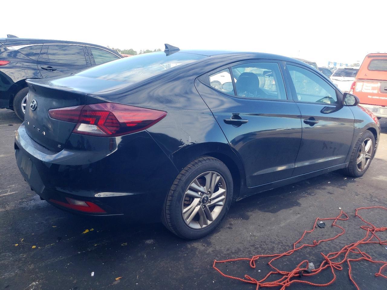 2019 Hyundai Elantra Sel - Image 3