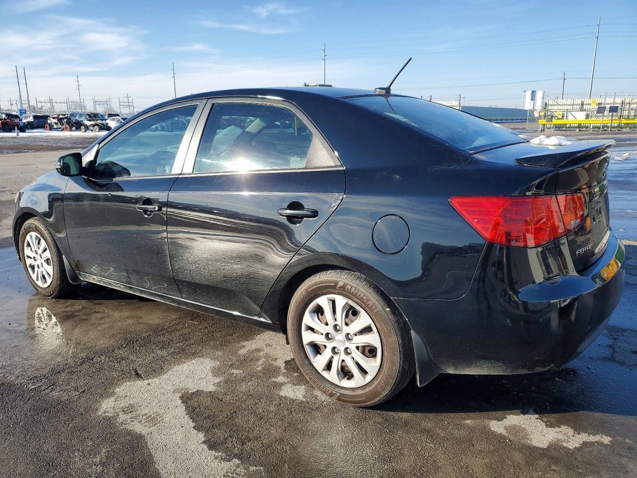 2013 Kia Forte Ex - Image 2