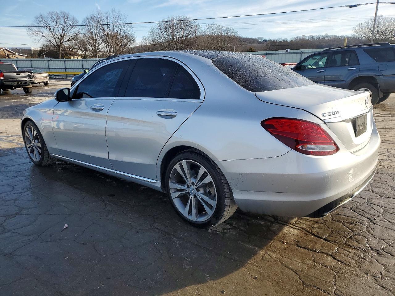 2017 Mercedes-Benz C 300 - Фото 2