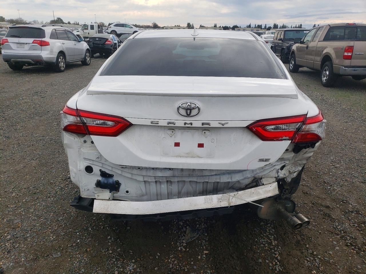 2019 Toyota Camry L - Фото 6