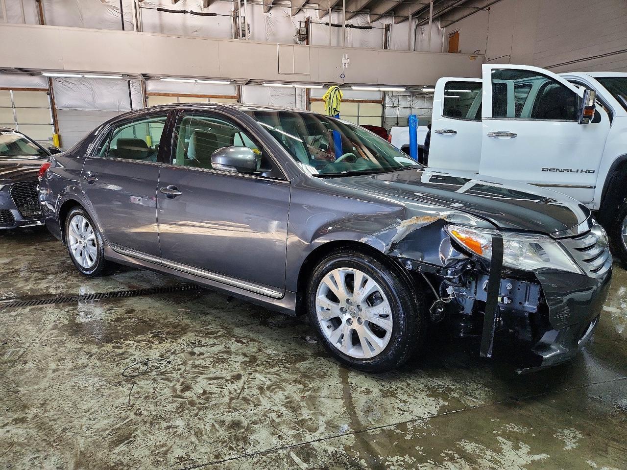 2011 Toyota Avalon Base - Фото 4