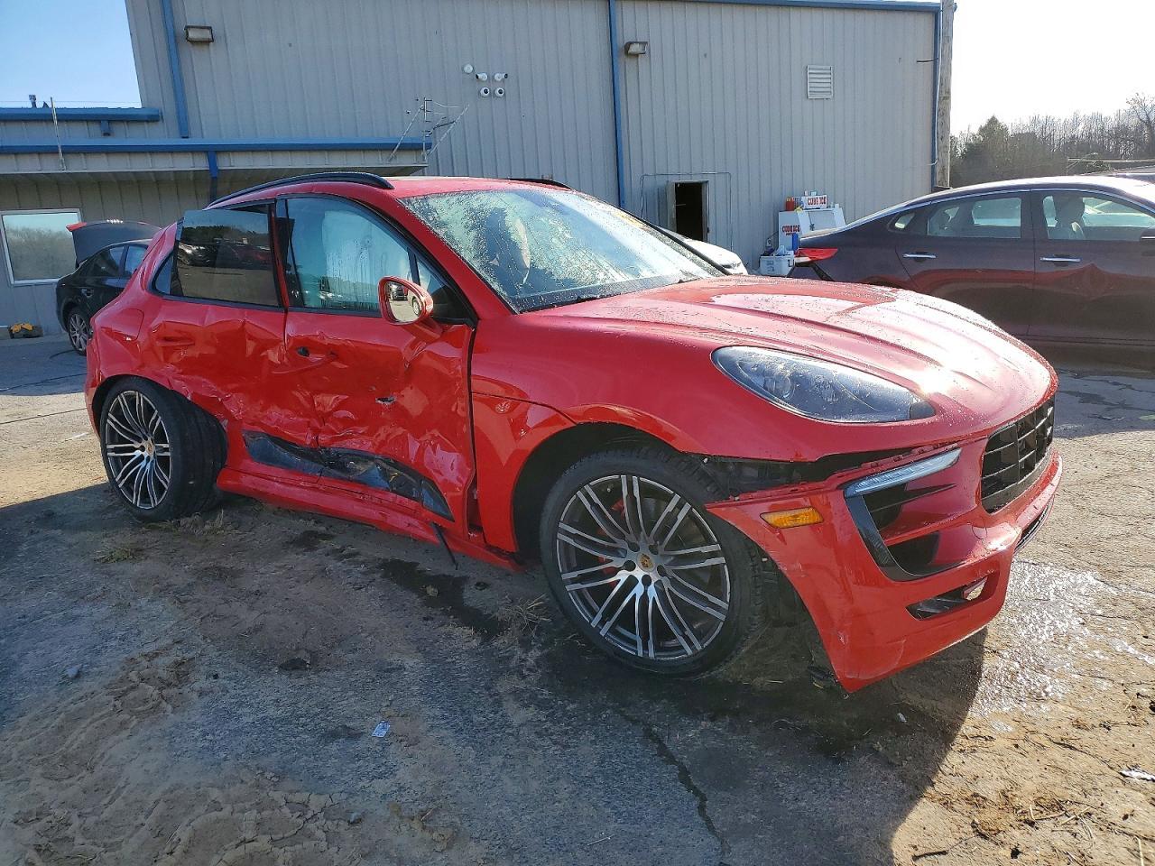 2016 Porsche Macan Turbo - Image 4