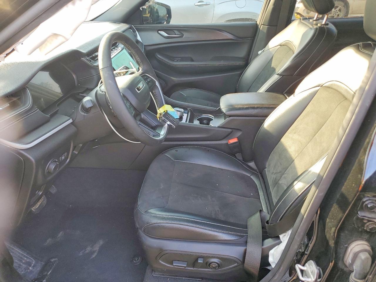 2024 Jeep Grand Cherokee L Laredo - Image 7