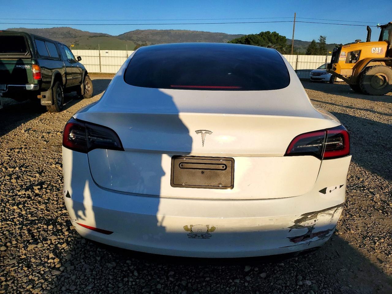 2023 Tesla Model 3 - Фото 6