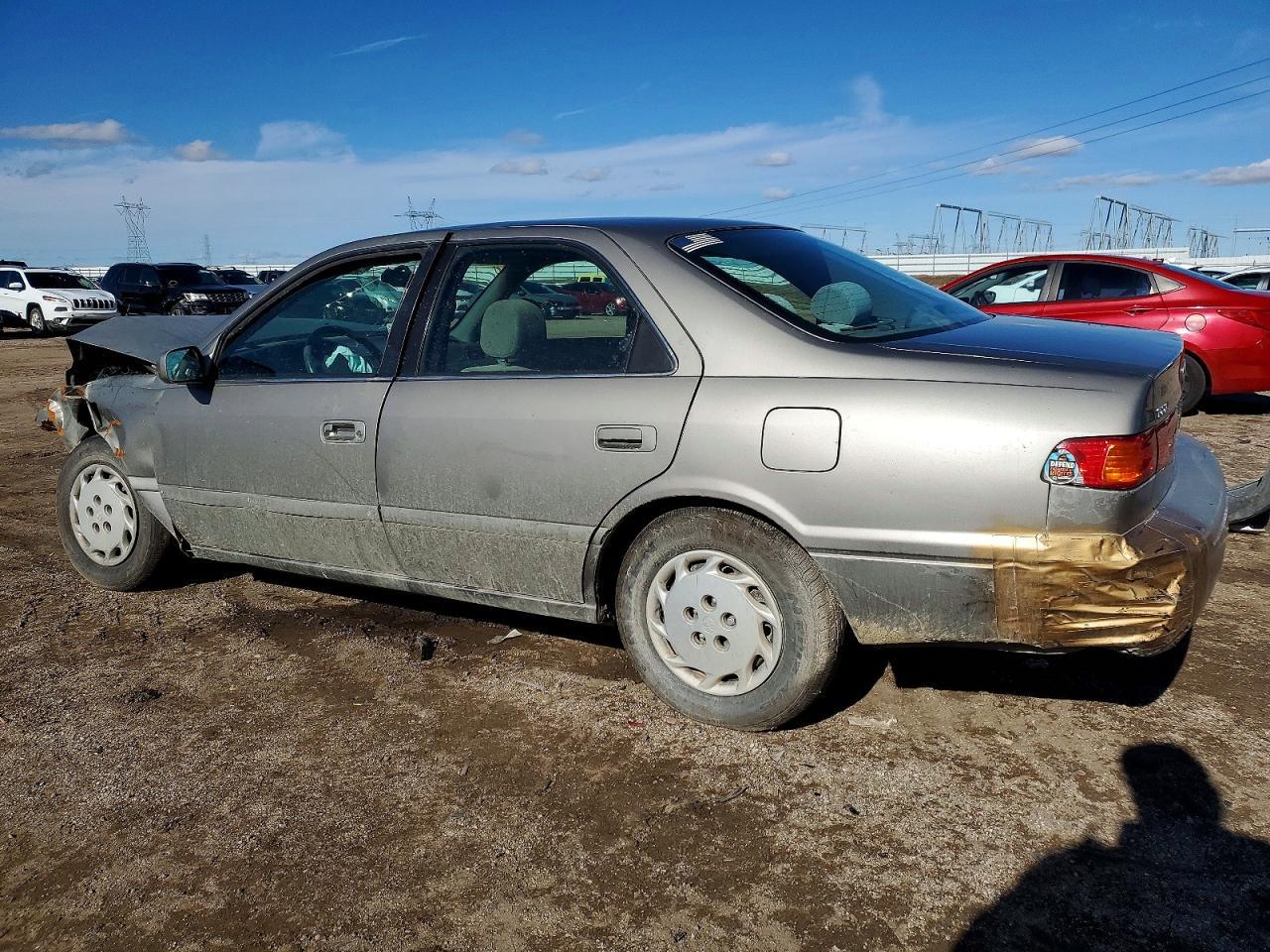 2000 Toyota Camry Ce - Фото 2