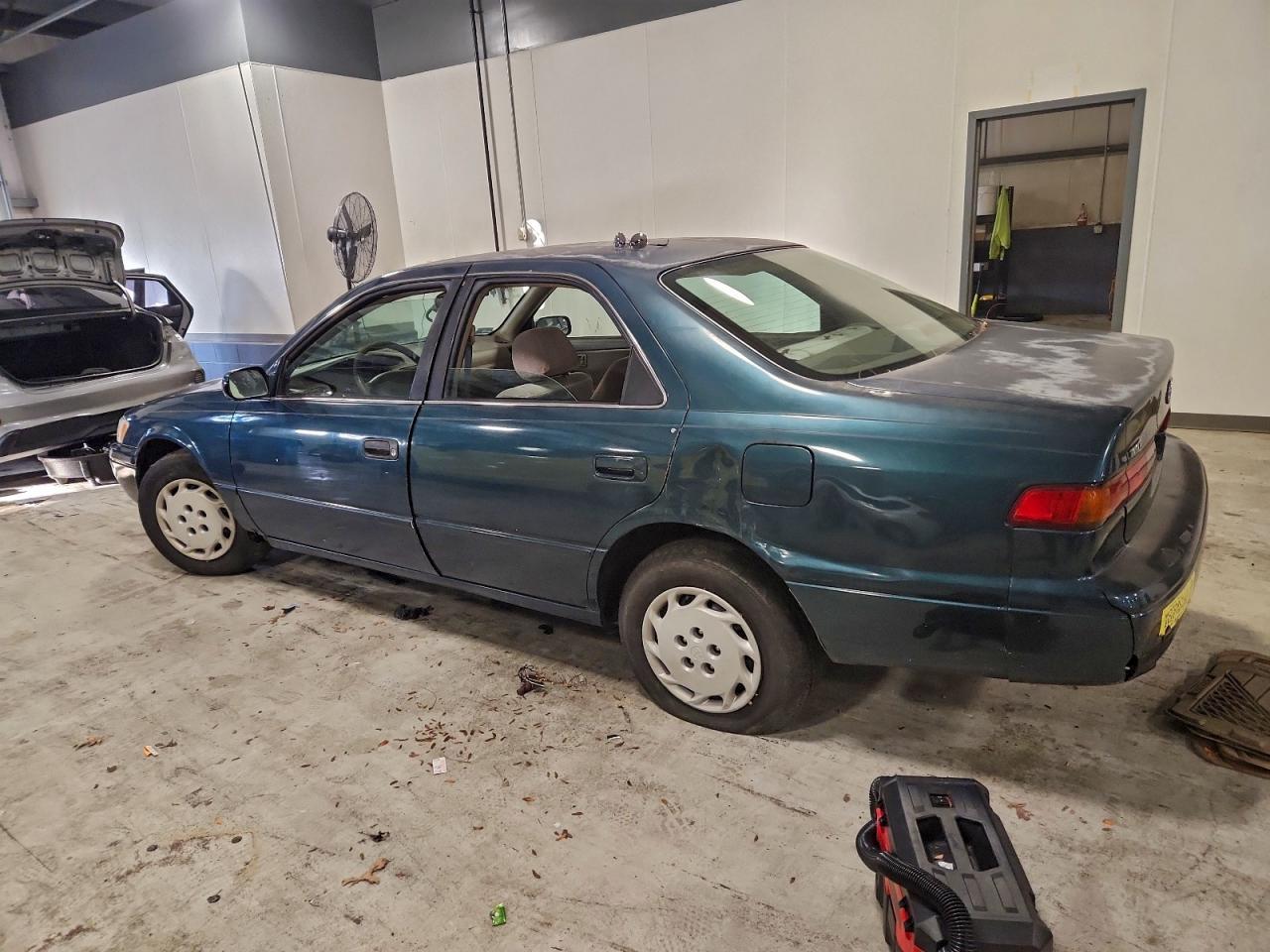 1997 Toyota Camry Ce - Фото 2