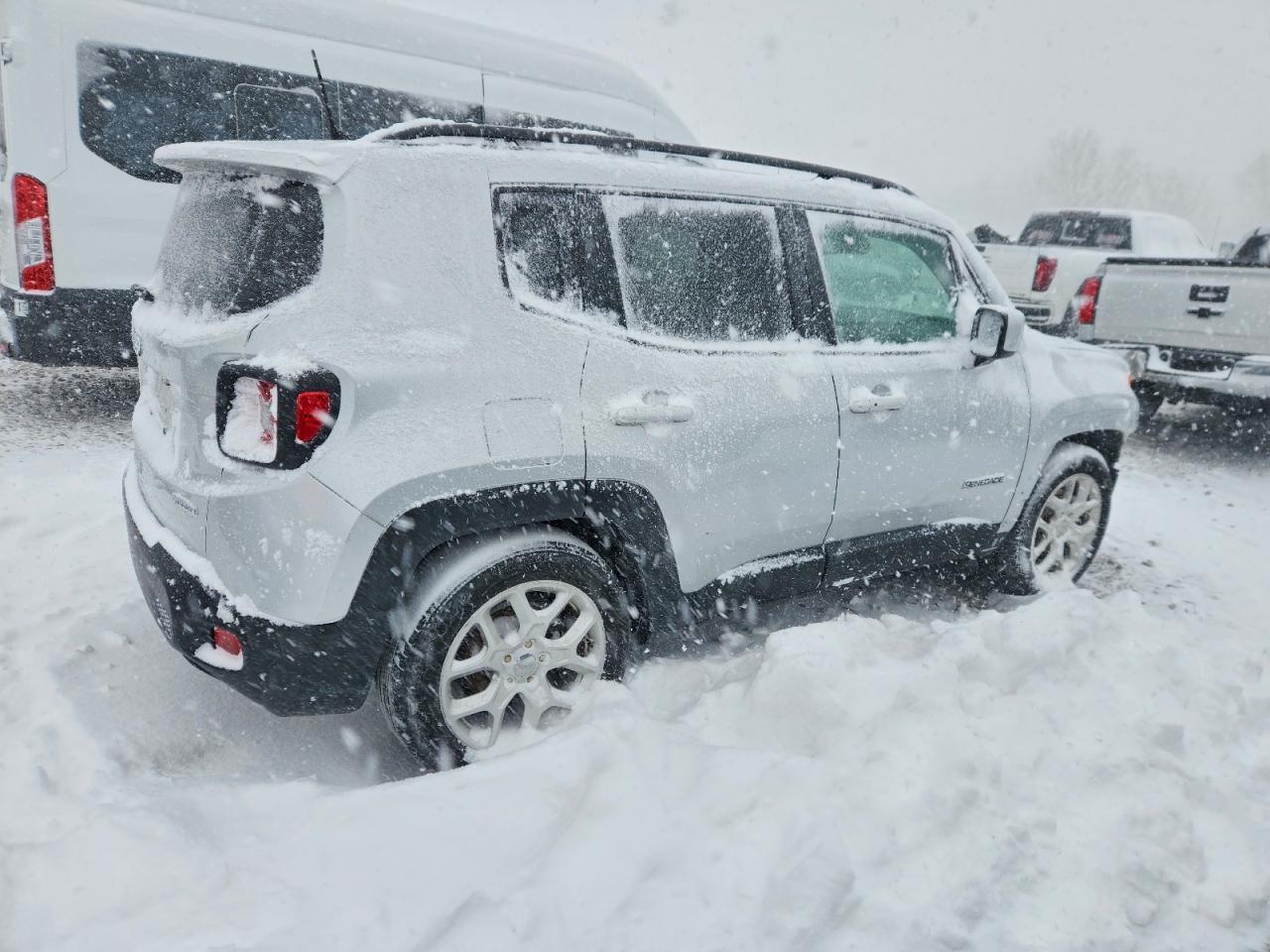 2018 Jeep Renegade Latitude - Фото 3