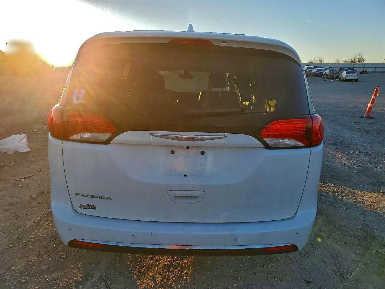 2017 Chrysler Pacifica Touring L Plus - Фото 6