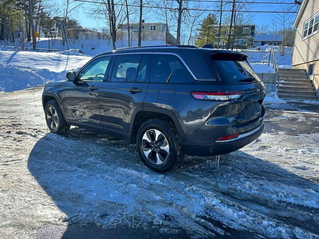 2024 Jeep Grand Cherokee Limited 4Xe - Image 2