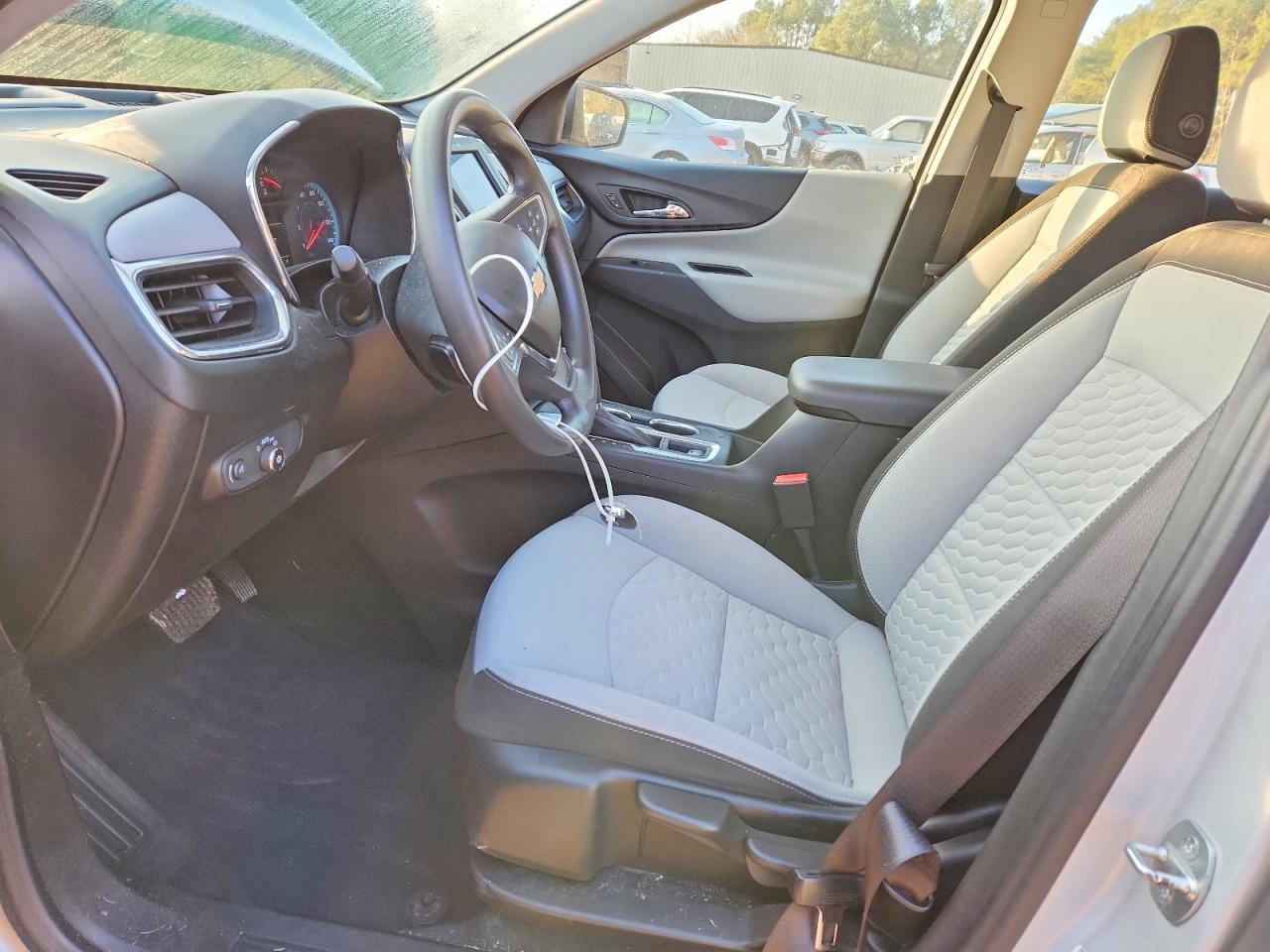 2020 Chevrolet Equinox Ls - Image 7