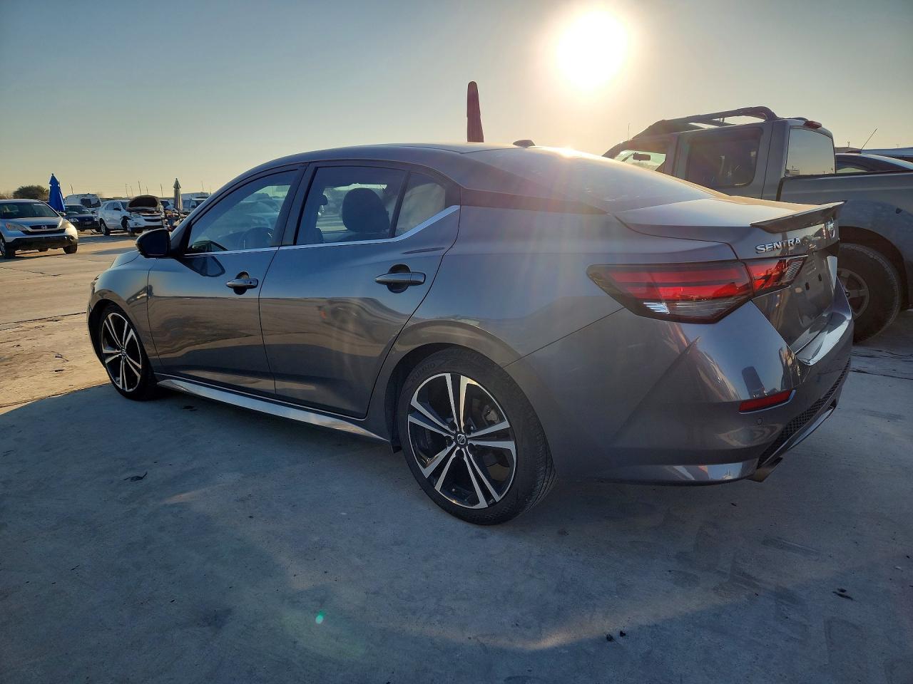 2020 Nissan Sentra Sr - Image 2