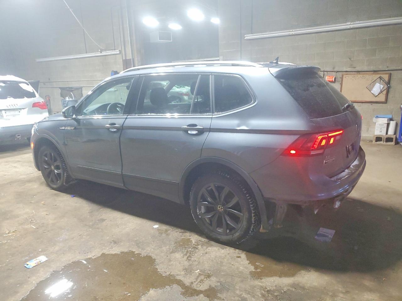 2022 Volkswagen Tiguan Se - Фото 2