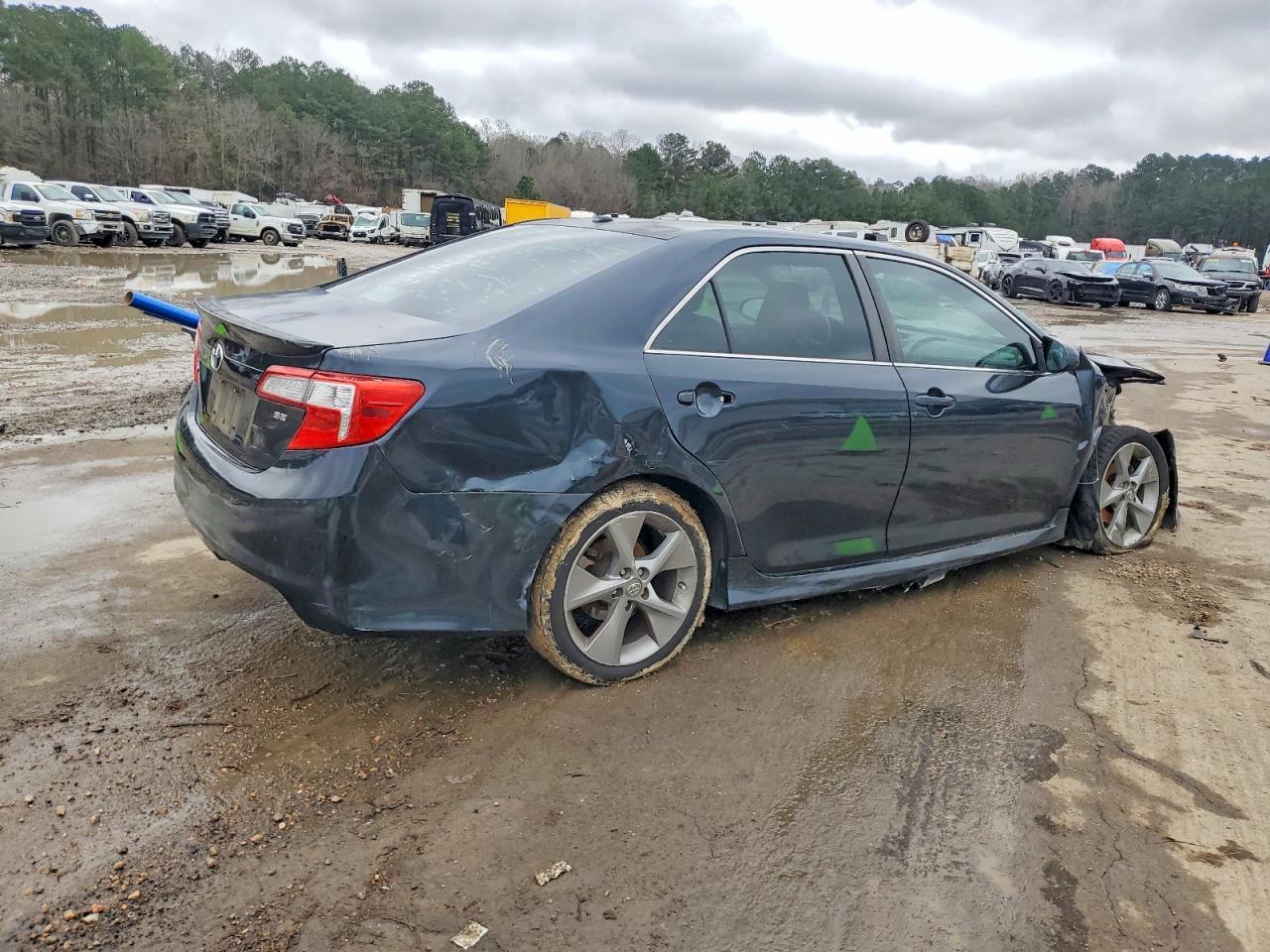 2013 Toyota Camry Se - Фото 3
