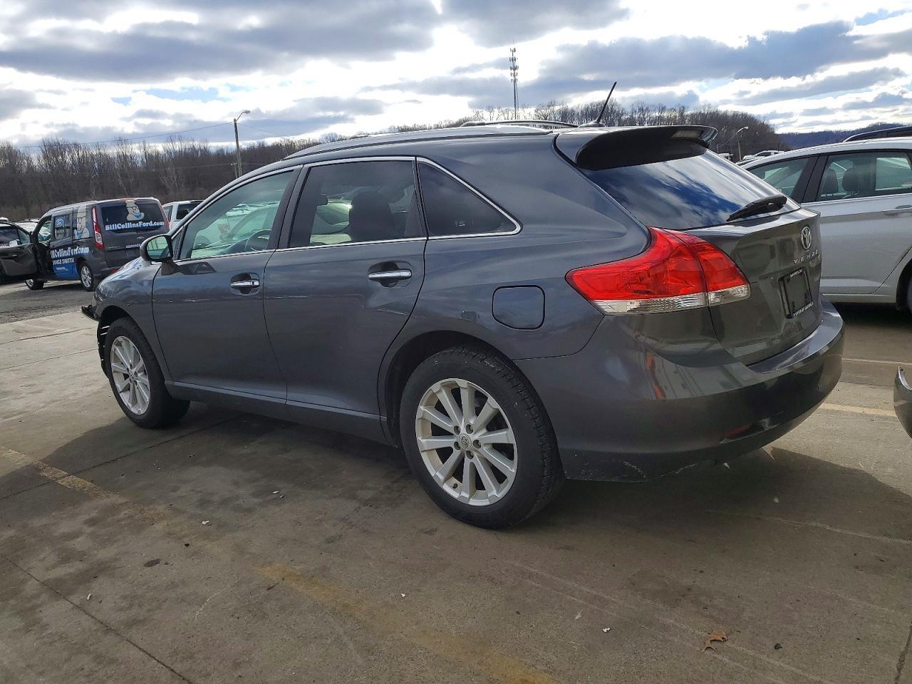 2010 Toyota Venza - Фото 2