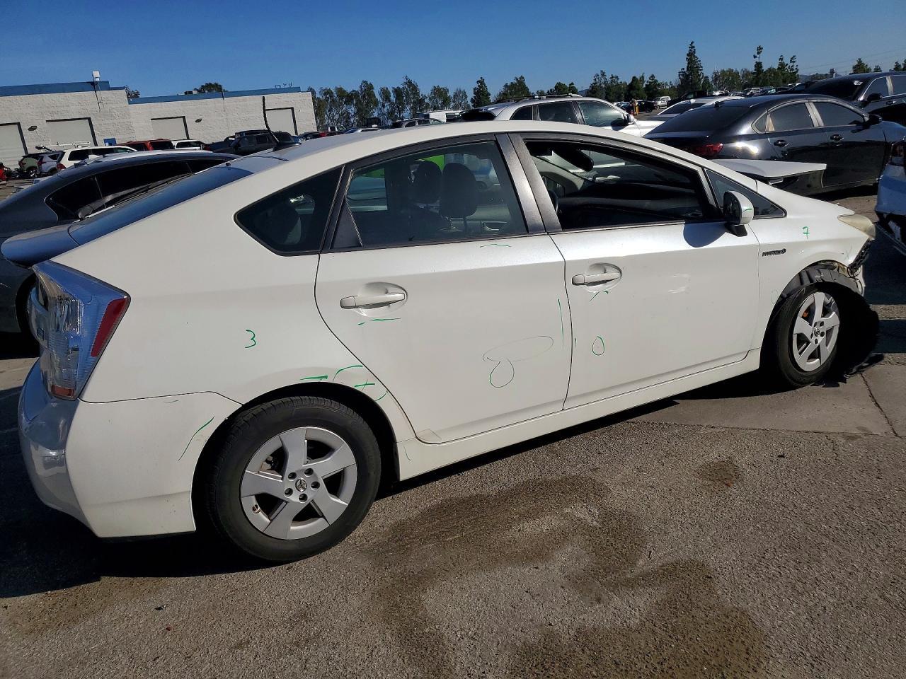 2010 Toyota Prius Iv - Фото 3