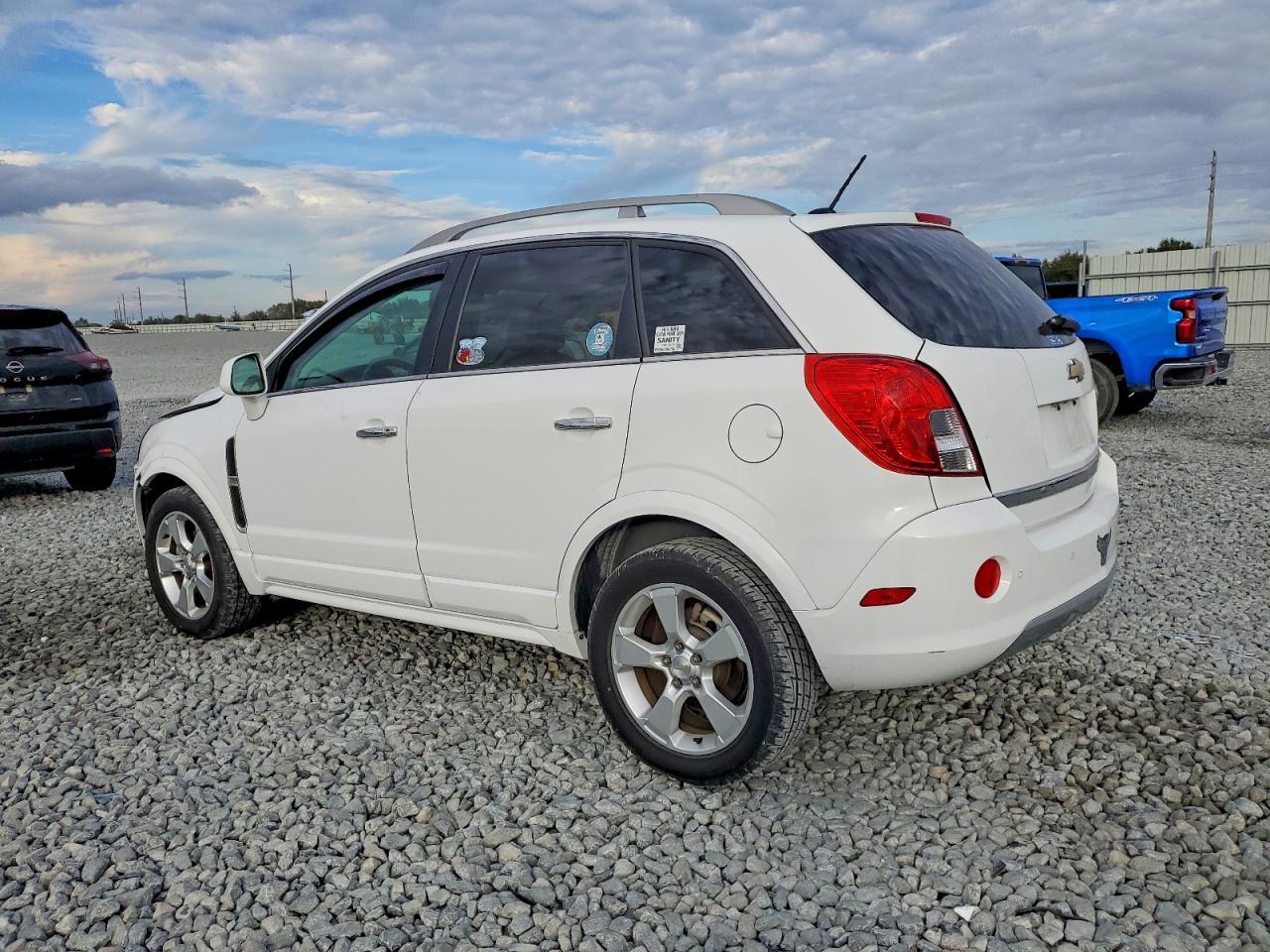 2014 Chevrolet Captiva Ltz - Image 2