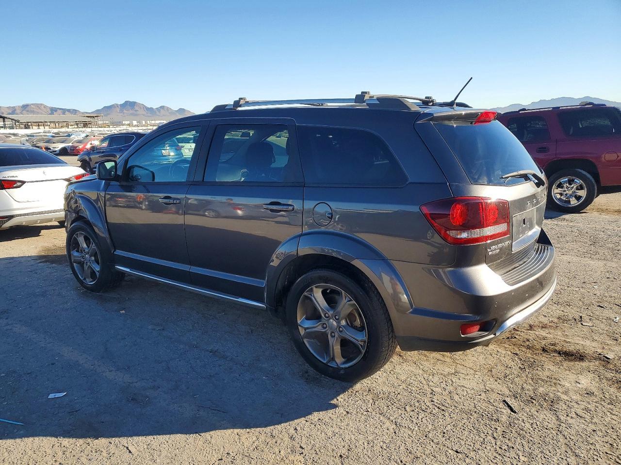 2016 Dodge Journey Crossroad - Image 2