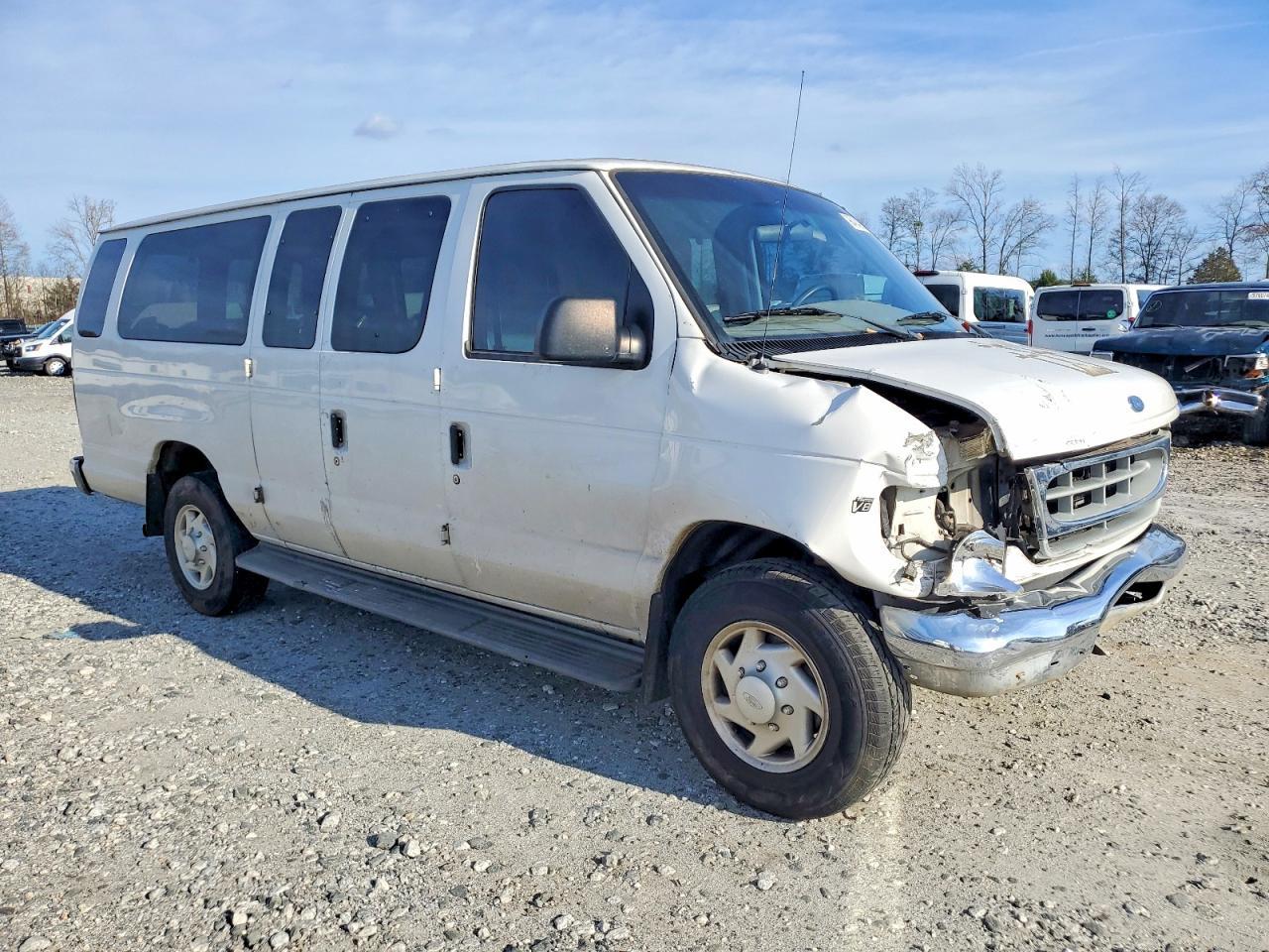 2002 Ford Econoline E350 Super Duty Wagon - Фото 4