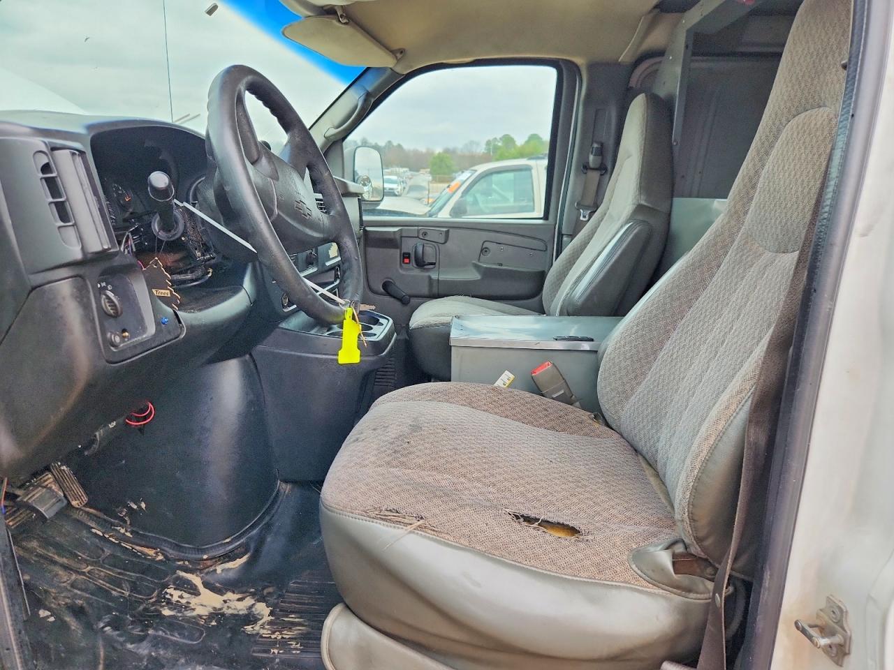2005 Chevrolet Express G3500 - Image 7