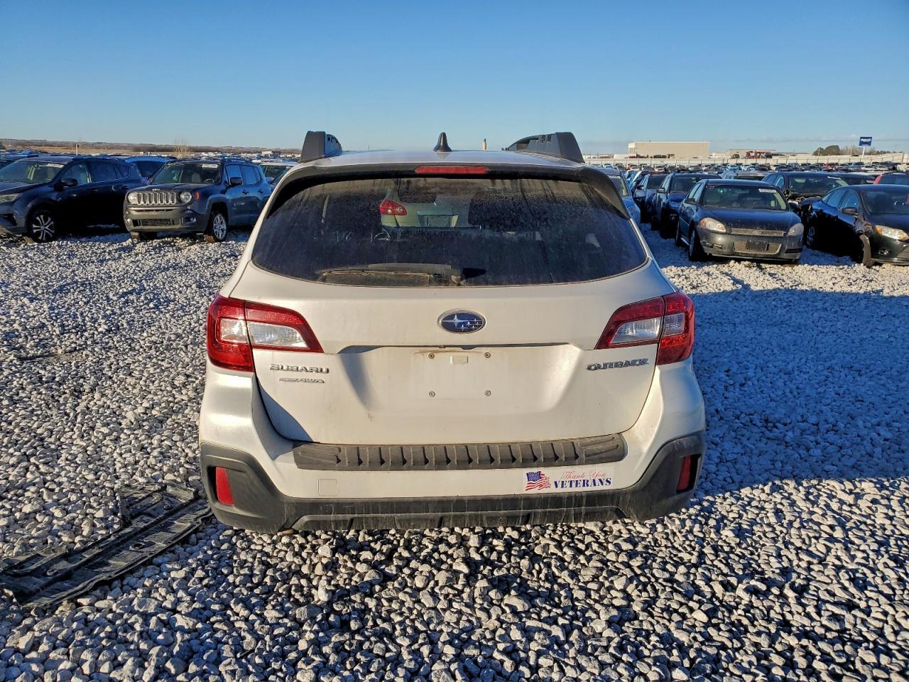2018 Subaru Outback 2.5I Premium - Image 6