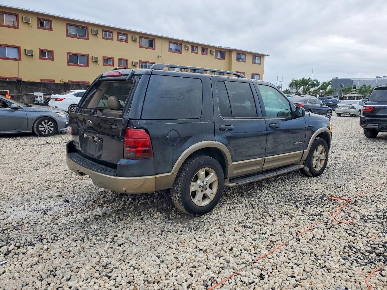 2004 Ford Explorer Eddie Bauer - Фото 3
