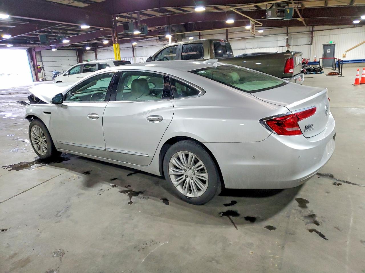 2018 Buick Lacrosse Premium - Фото 2