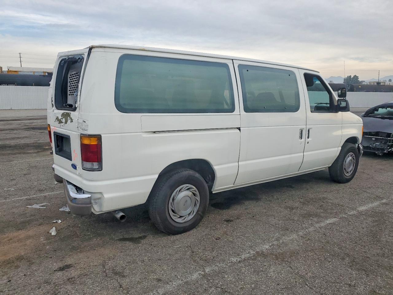 1993 Ford E150 Utility / Service Van - Фото 3
