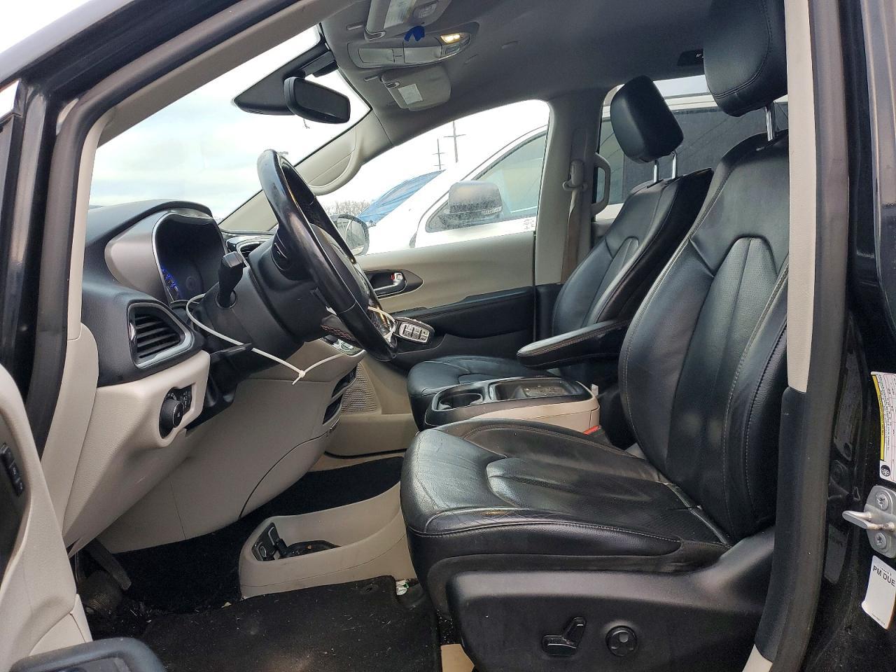 2020 Chrysler Pacifica Touring L - Image 7