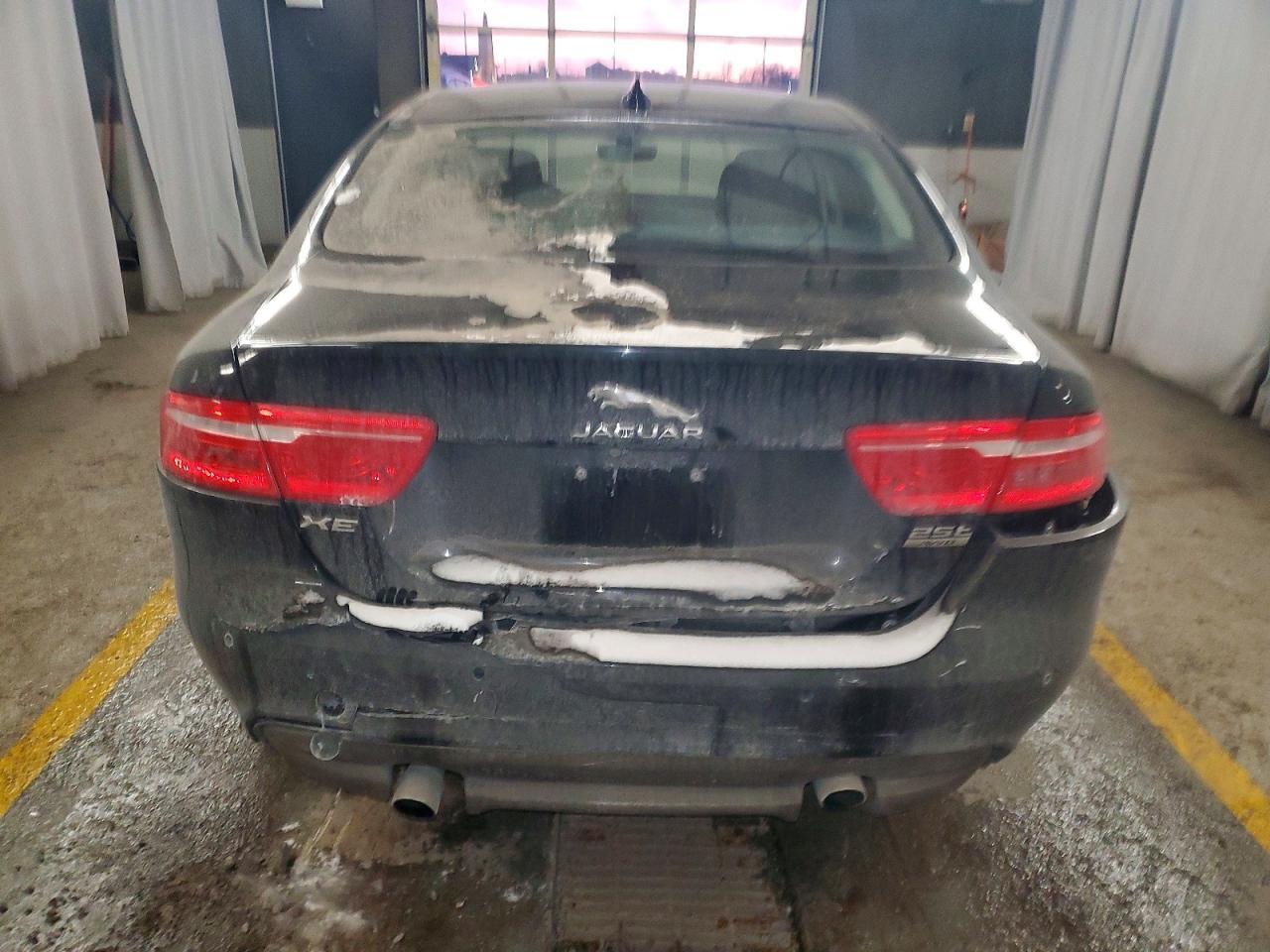 2019 Jaguar Xe Premium - Фото 6